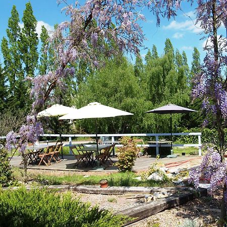 Hotel Au Relais Des Lilas Parthenay Exteriör bild